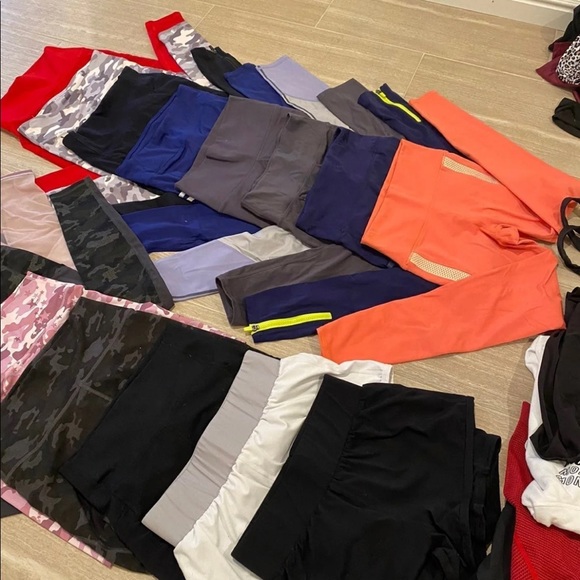 Fabletics Bundle - Picture 5 of 6